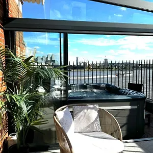 riverside-flat-with-beach.cambridgehotelsuk.com/
